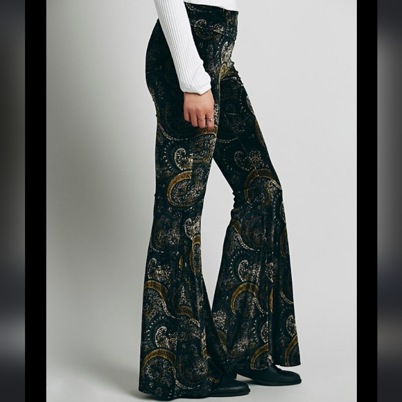 Free People Pants - Free People Velvet Paisley Print Bell Bottom Flare Pants Size S EUC